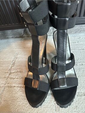 NIB Kenneth Cole Black Leather Strappy High-Heel - Women